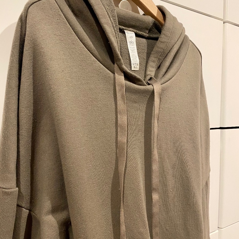 Alo hoodie